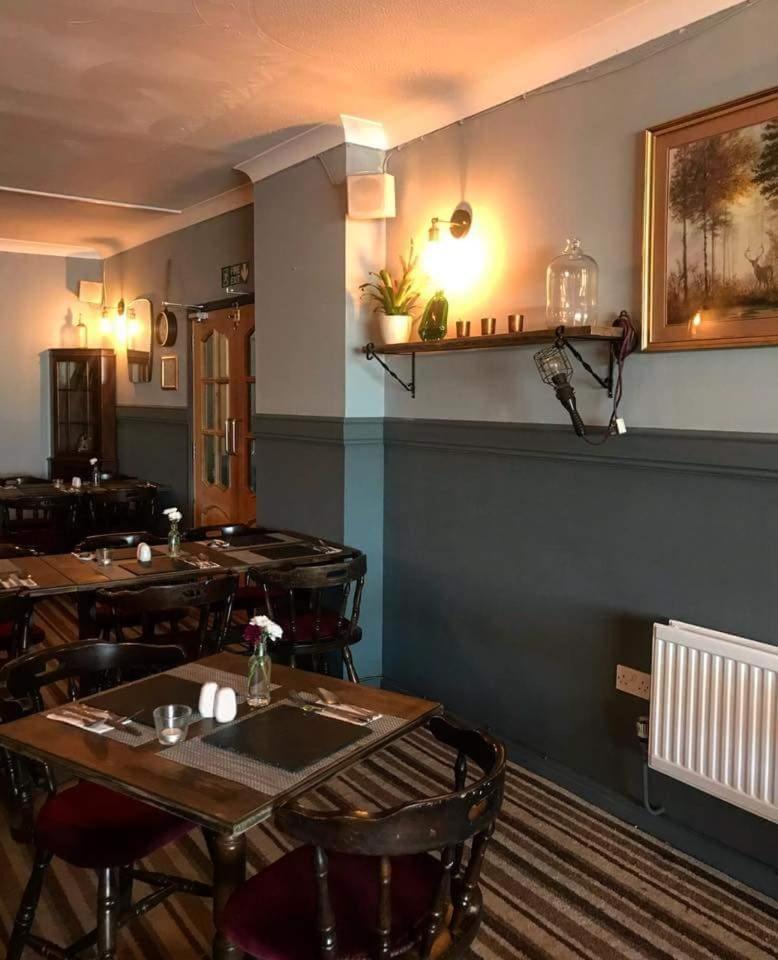 Stag & Pheasant Inn 卡梅尔 外观 照片